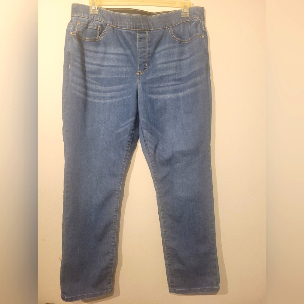 Women's Croft and Barrow slip-on jeans. Size 18. Worn once.